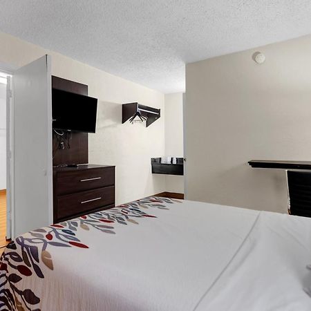 Qubed San Antonio Hotel Exterior photo